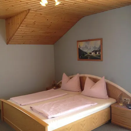 Seerose Konukevi Drobollach am Faakersee